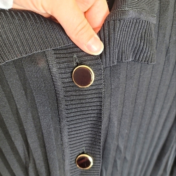MISOOK BLACK CARDIGAN SWEATER & TANK TOP SET IN BLACK, SZ MEDIUM - Picture 3 of 12